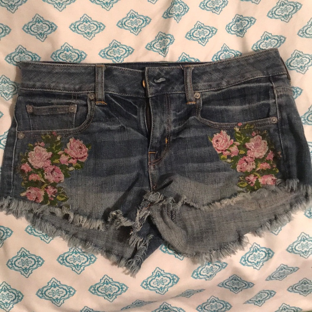 American eagle floral shorts